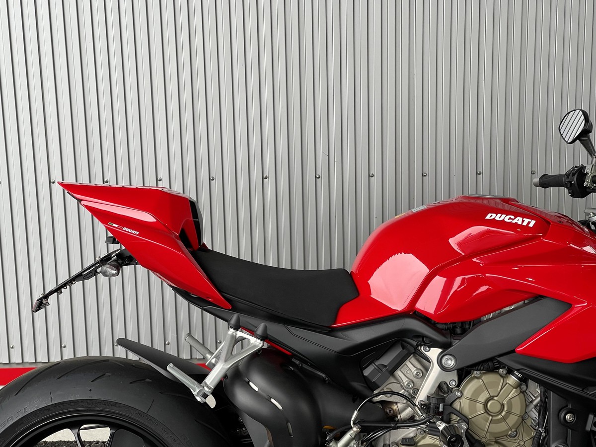 ETCタンデムシートカバー レッド | ドゥカティ等のパーツ開発・販売