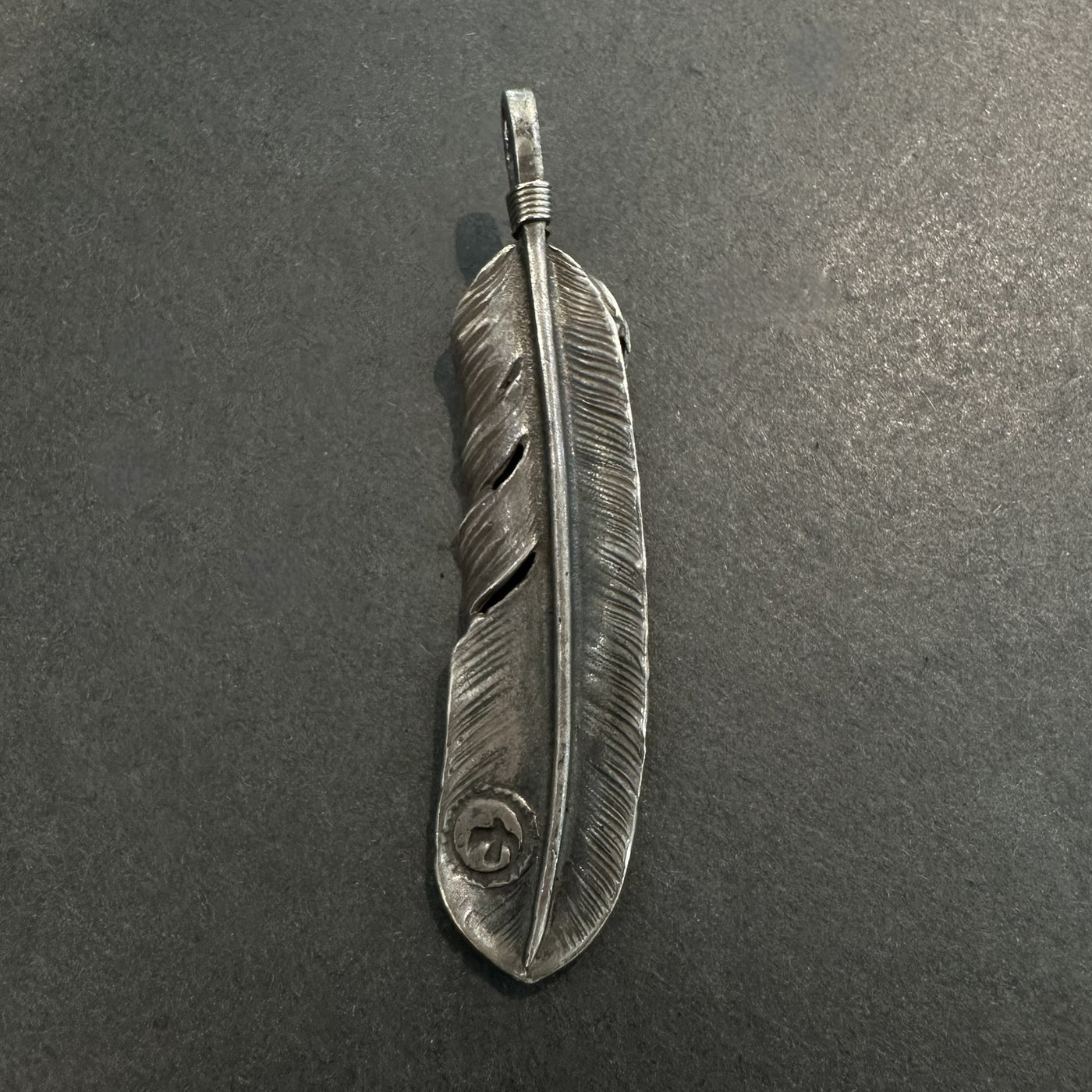 ゴローズ goro's[OLD]上銀特大フェザー(左)※雰囲気抜群/穴広げ無し