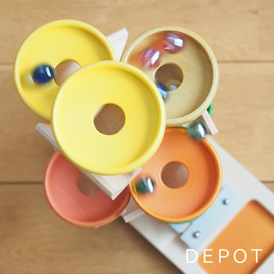 トレイクーゲルタワー・レインボー】BECK社 木のおもちゃ 玉転がし