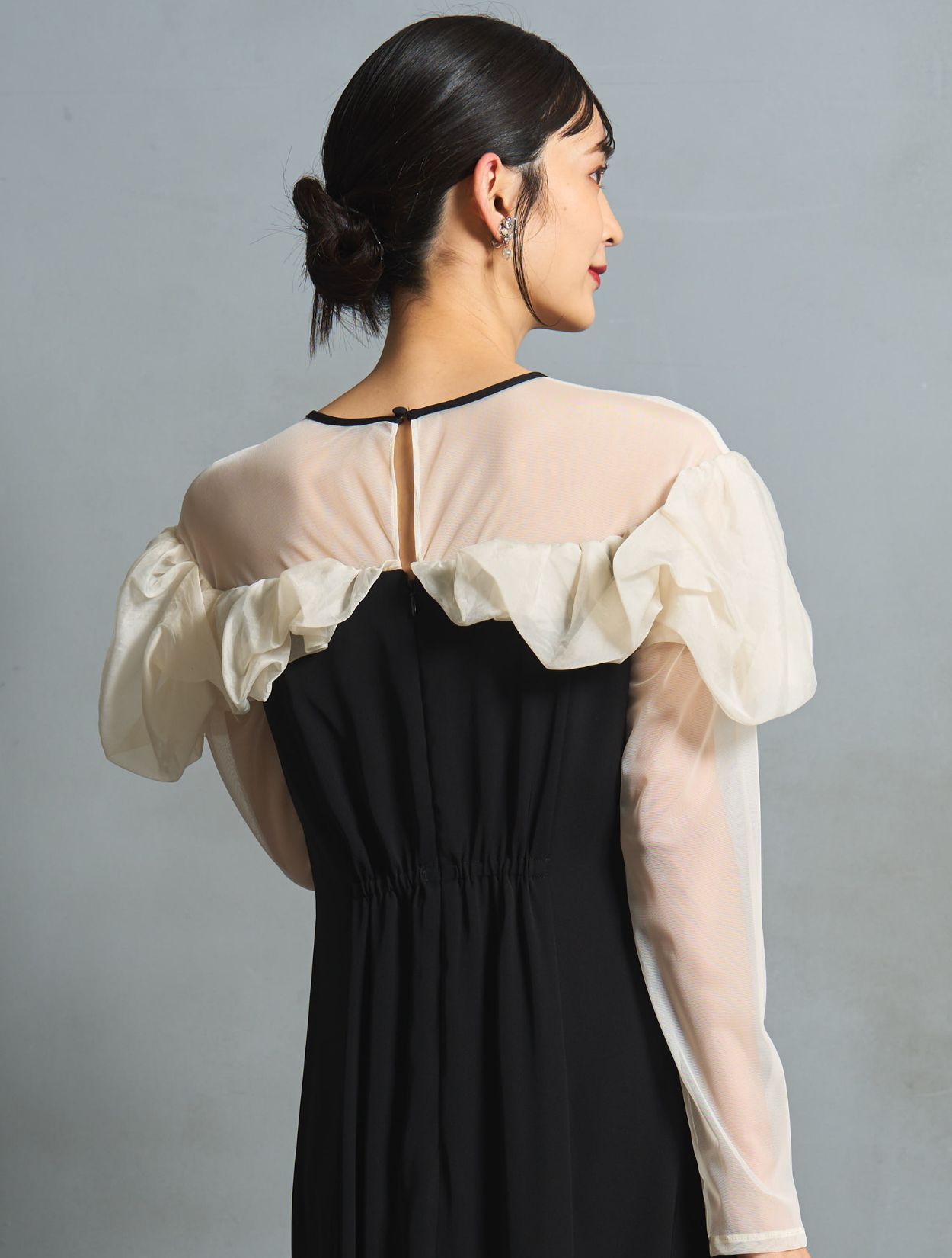 M/L】ラッフルフリルロングスリーブドレス（ブラック）DPSET0757の