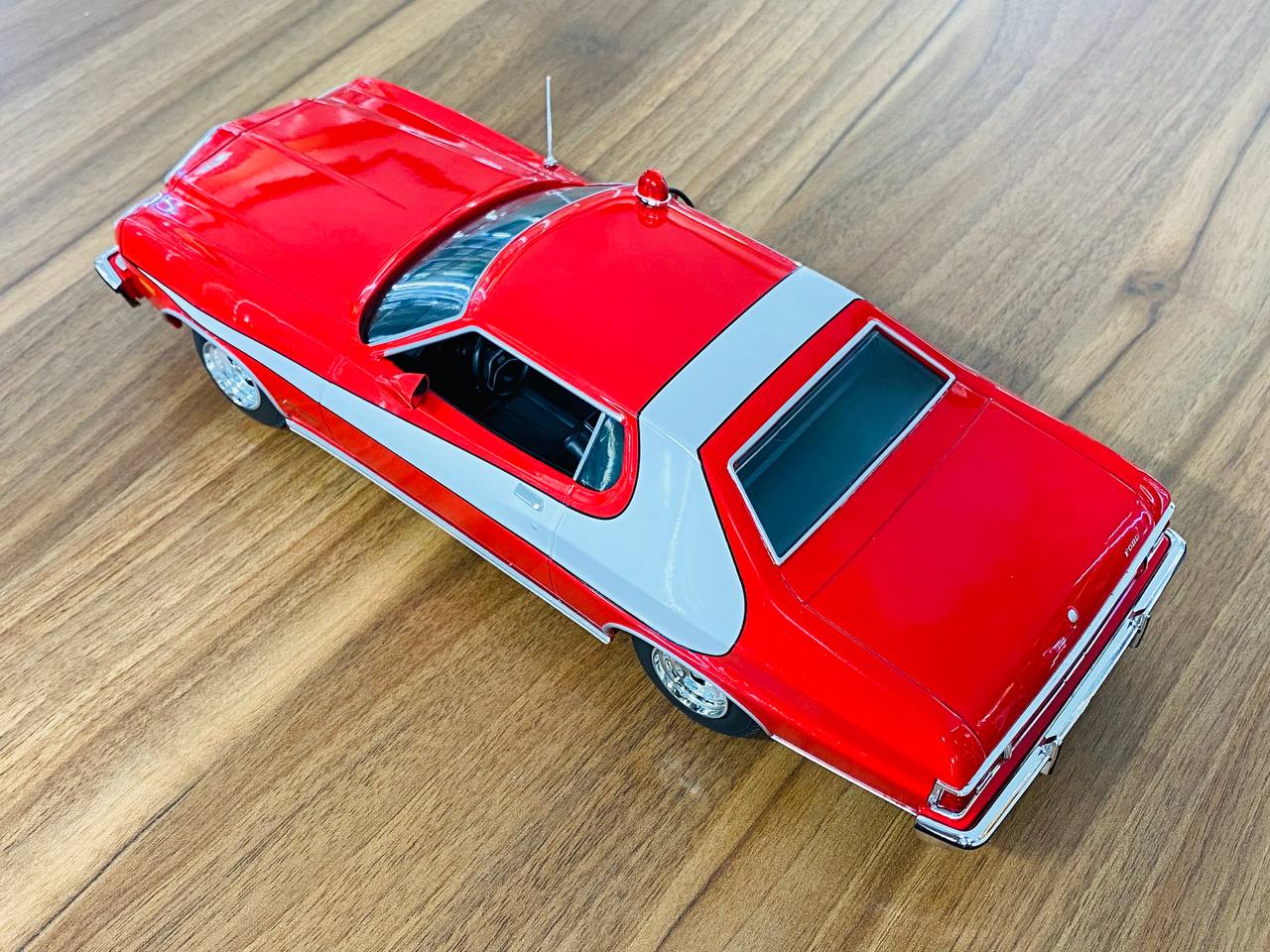 1/18 Greenlight Ford Gran Torino 1976 Starsky & Hutch Limited