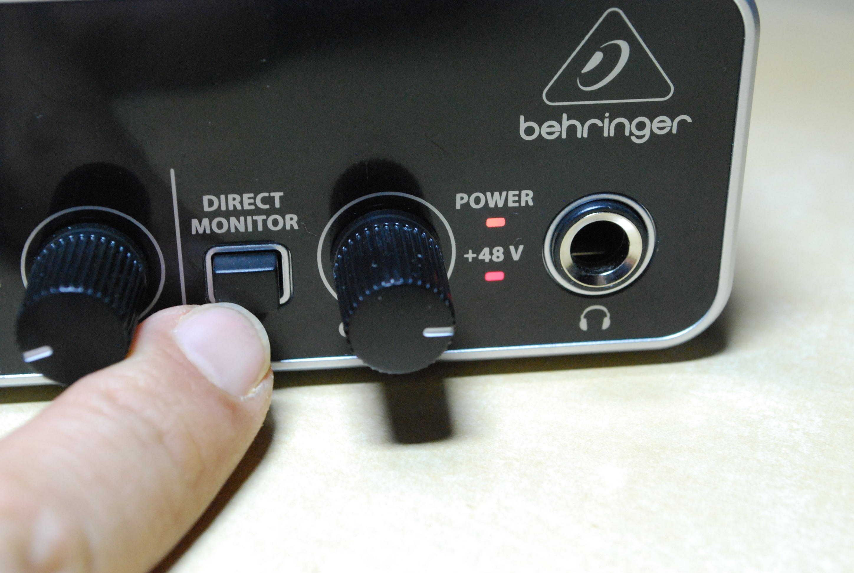 オーディオインターフェイスが4,698円!?価格破壊のbehringer U-PHORIA