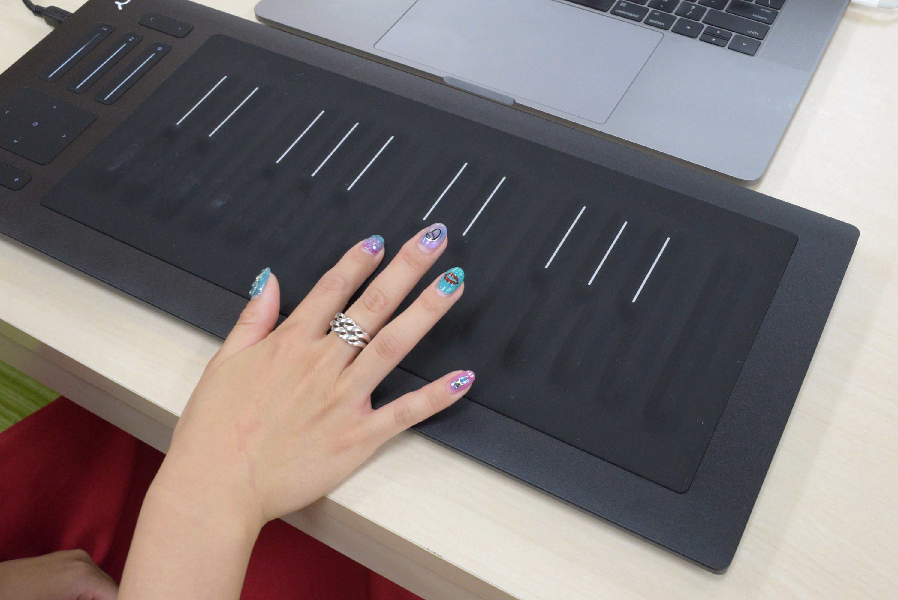 5次元タッチのぷにょぷにょキーボード、ROLI Seaboardが再上陸。DAW女