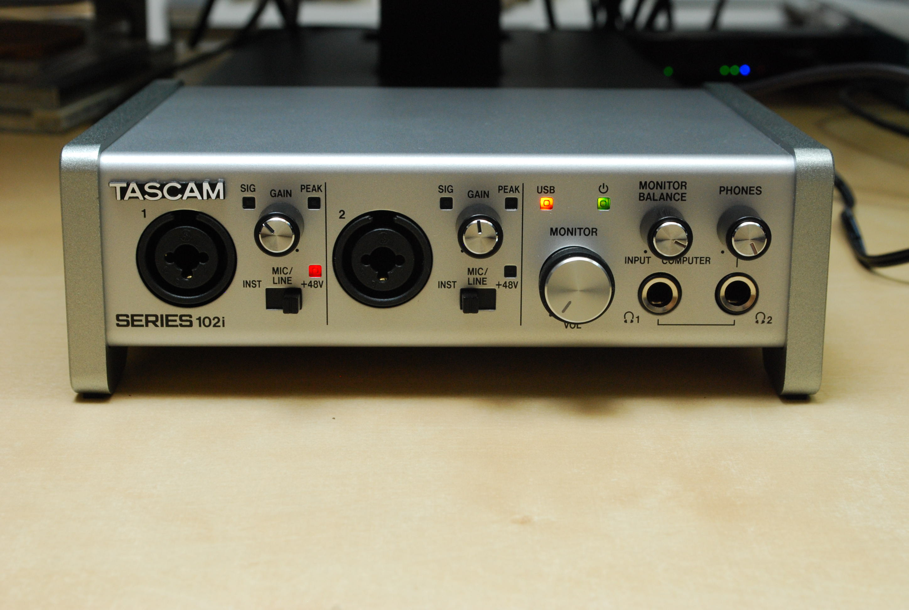 バッファサイズが4サンプル!?TASCAMの高品位オーディオ