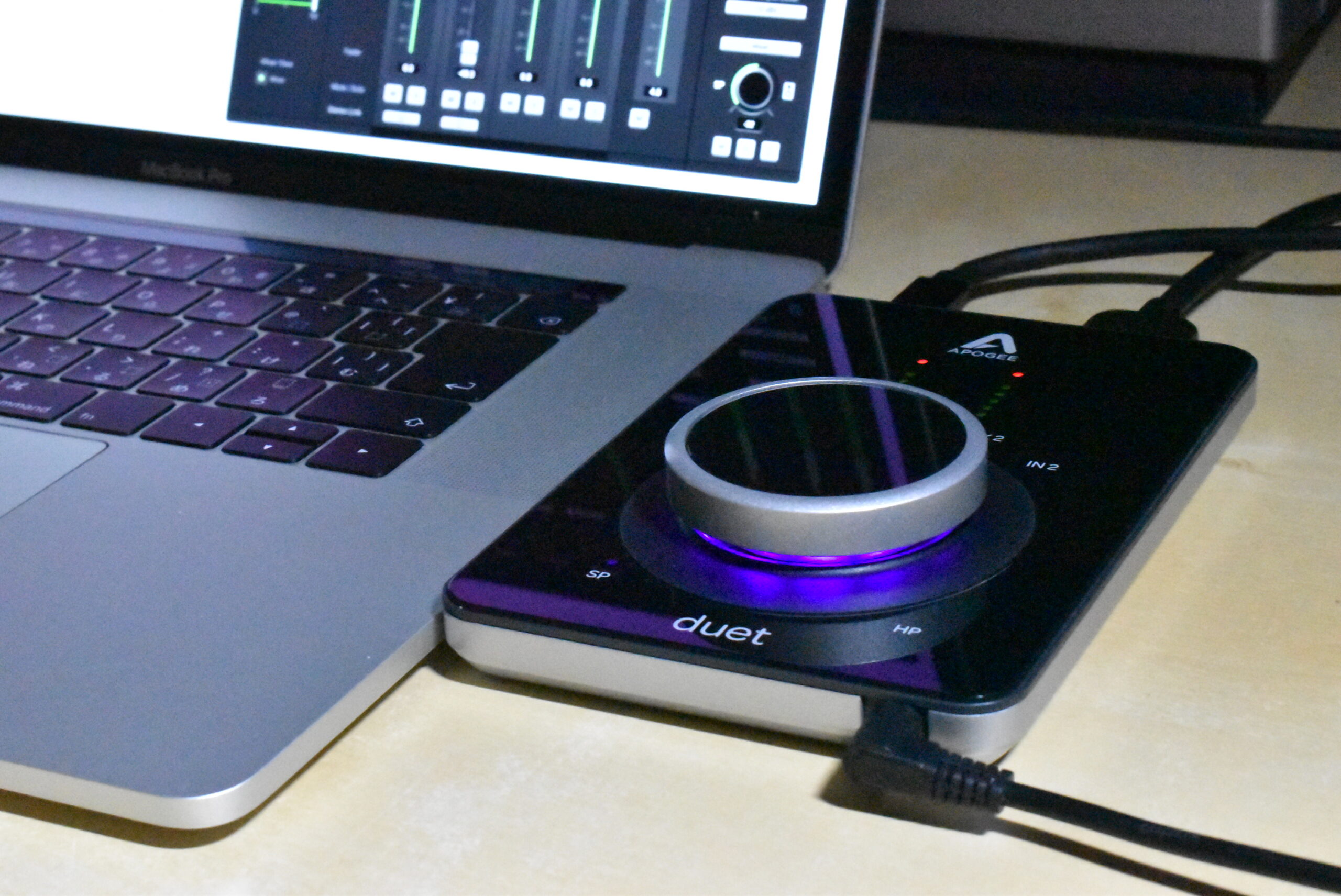 手軽に持ち歩ける小型で高品位・高機能なオーディオインターフェイス