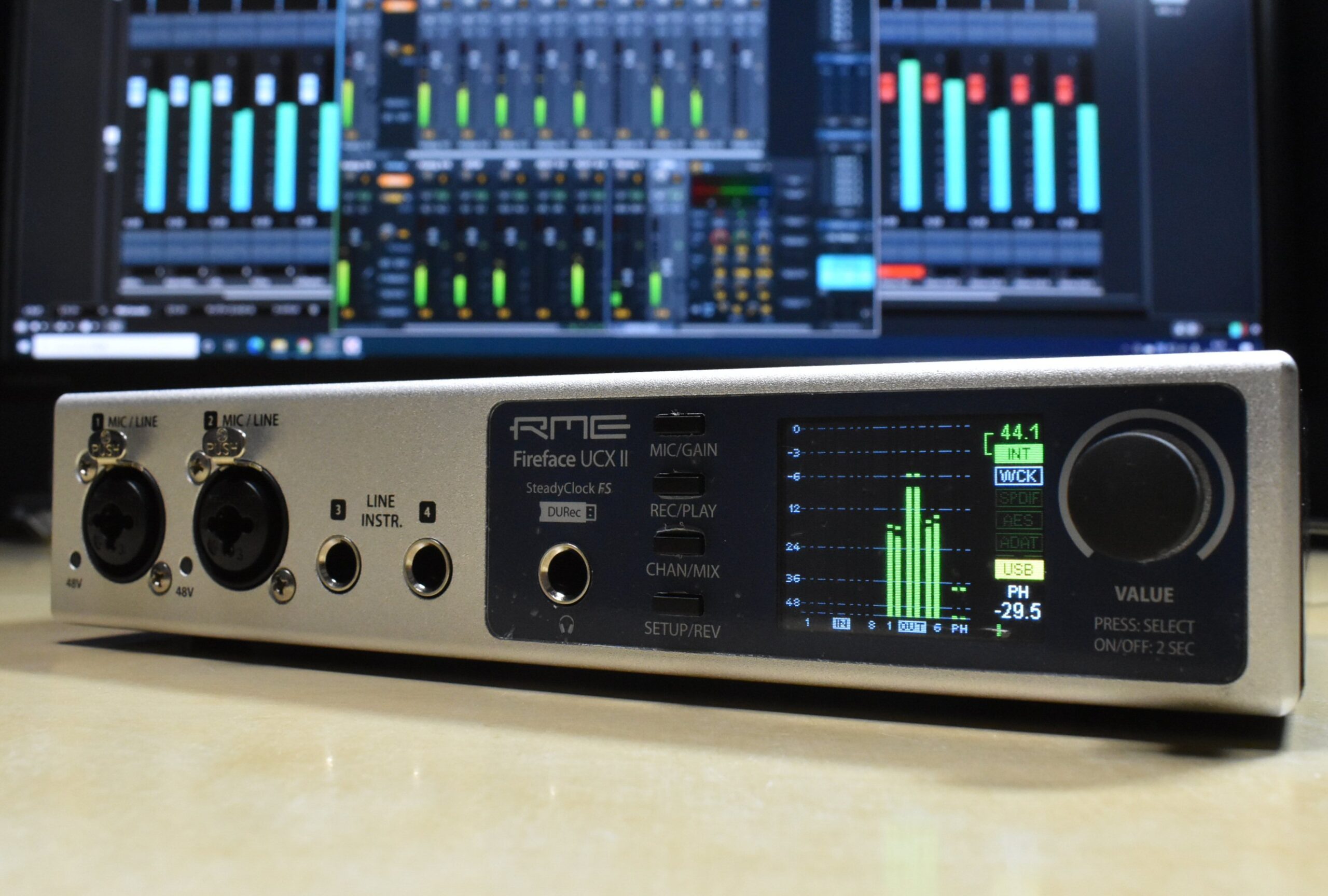 なぜ新発売のRME Fireface UCX IIは165,000円という価格なのに、人気で