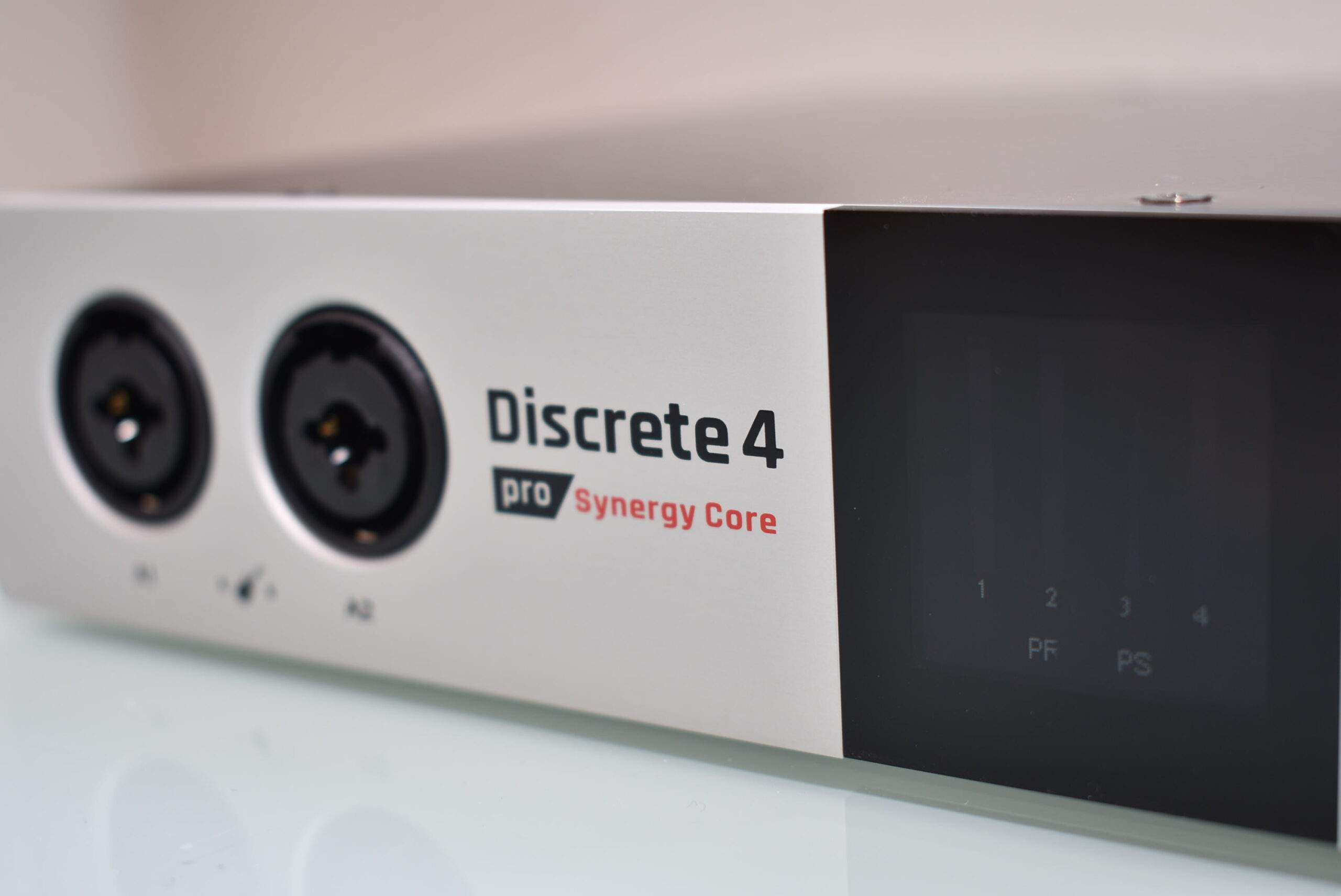 超高性能オーディオインターフェイスAntelope Audio Discrete 4 Pro