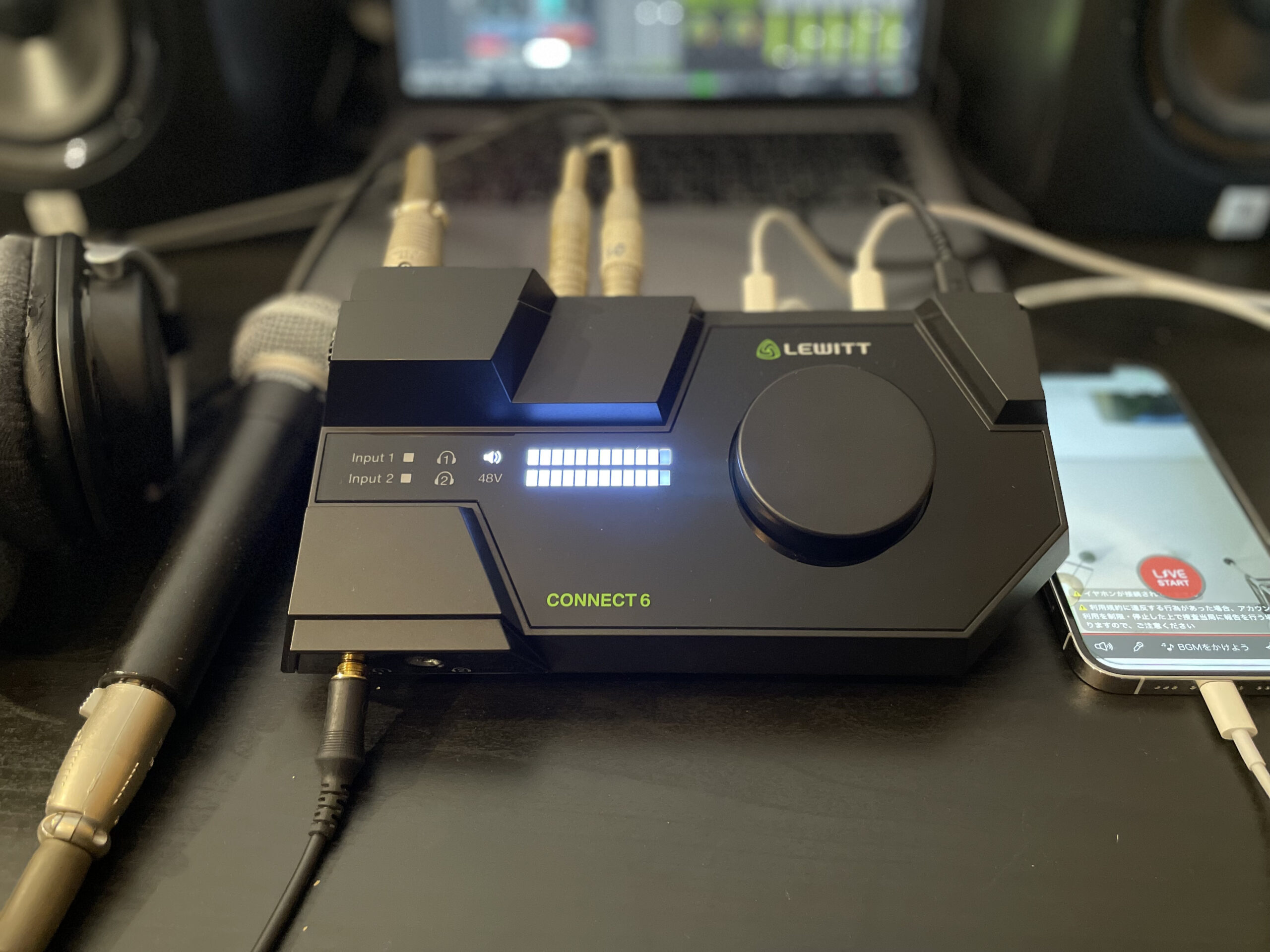 2つのUSBポート持つオーディオインターフェイス、LEWITT CONNECT 6。PC