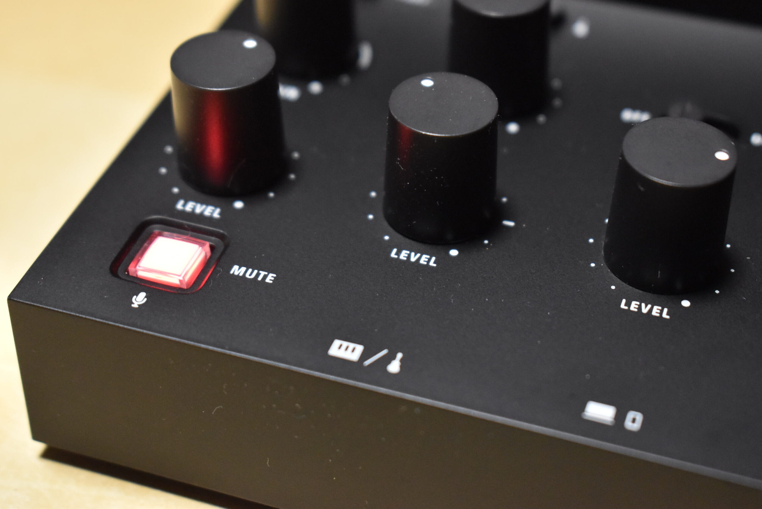 オーディオテクニカが配信用USBオーディオミキサー、AT-UMX3を発表