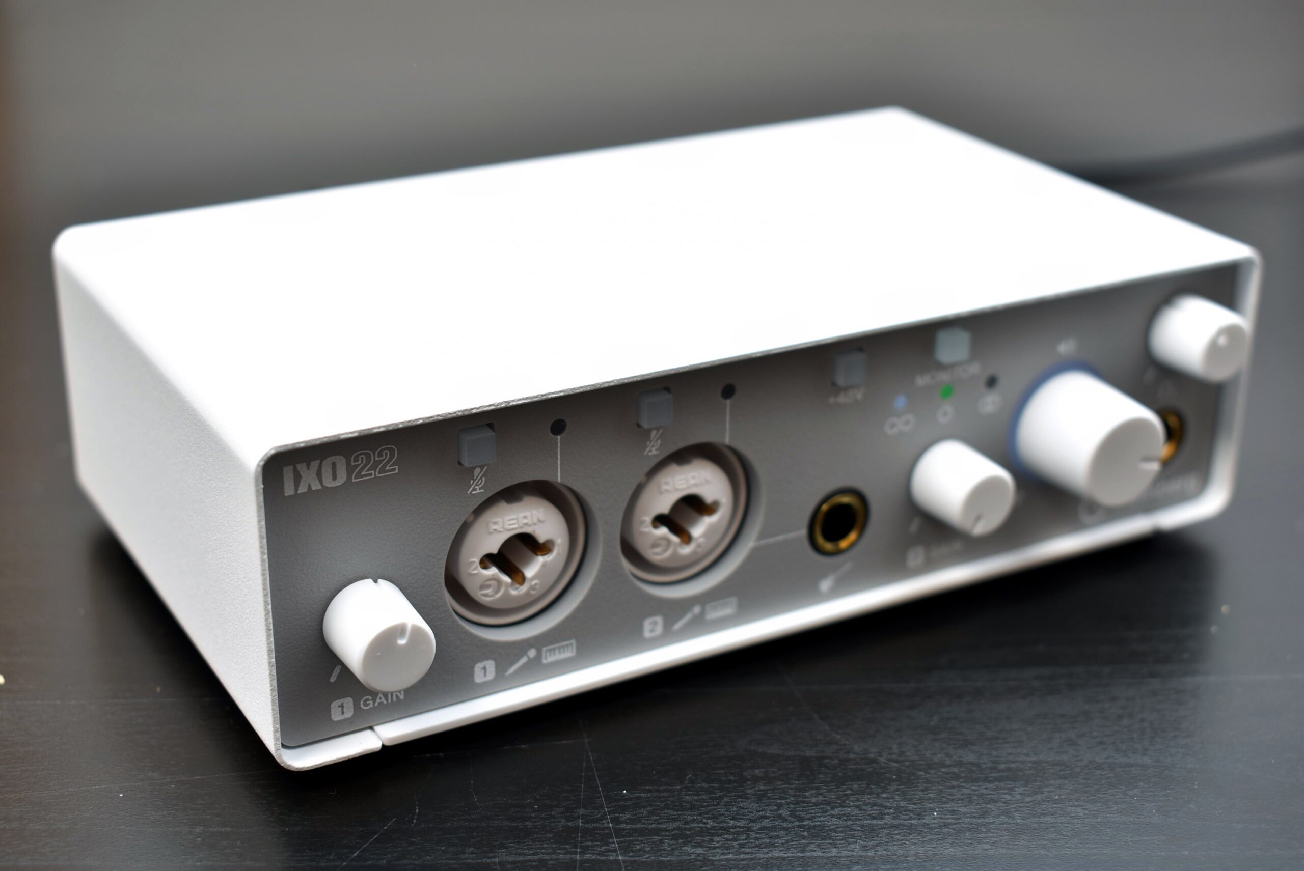 ベストセラーオーディオインターフェイスUR12とUR22mkIIの後継機となる