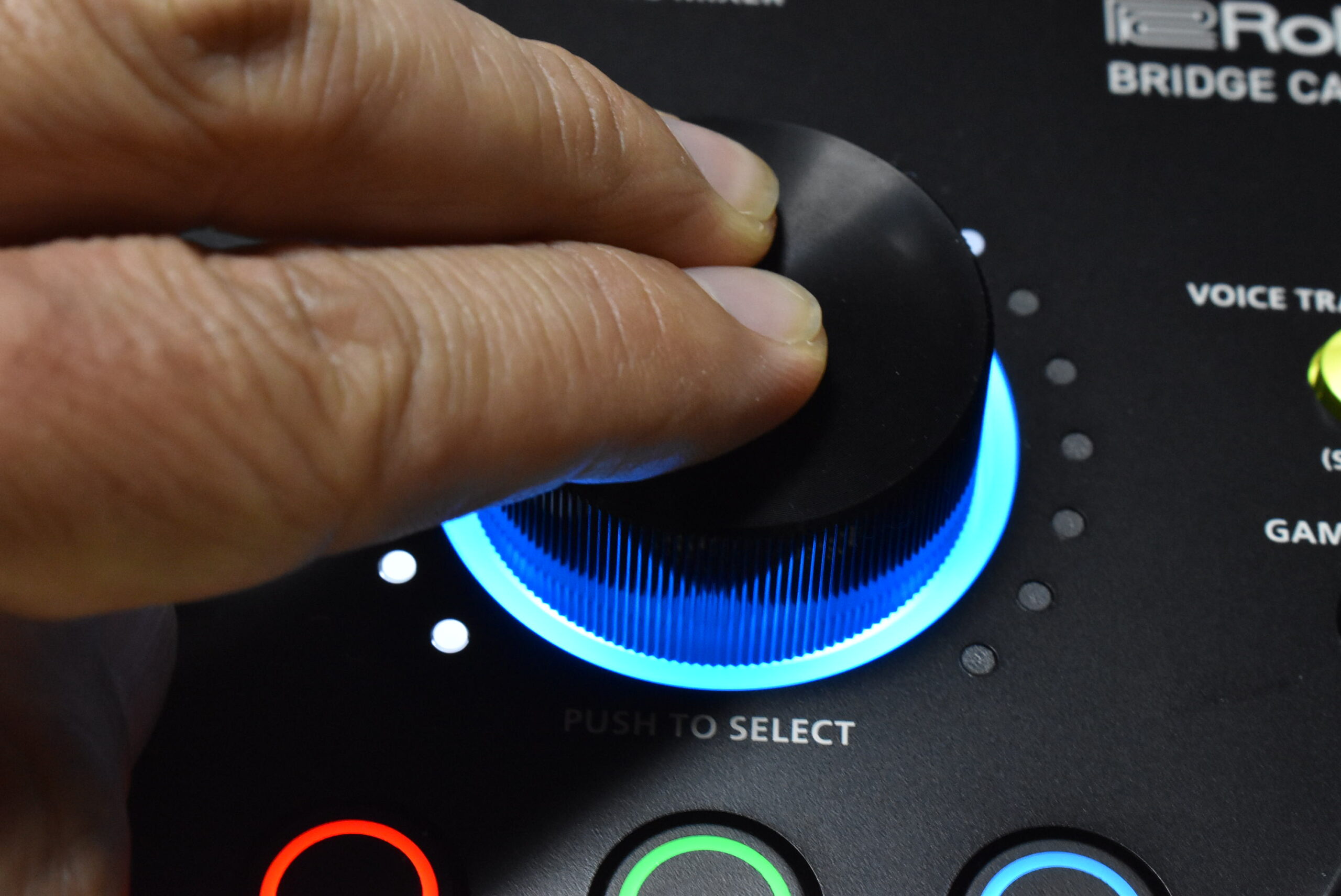 ゲーマー、配信者向けオーディオミキサー兼インターフェイスの