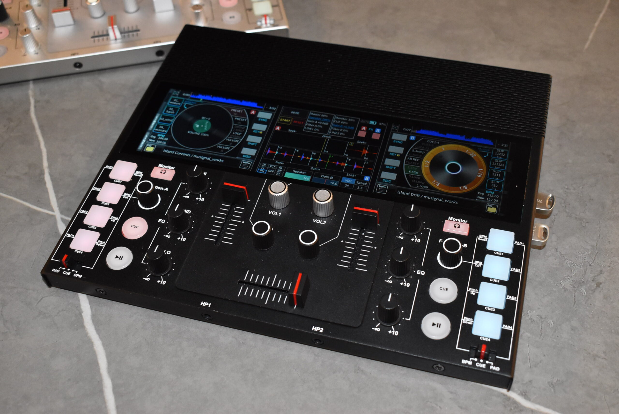 クラファン1億円超えから約2年。ミューシグナルのポータブルDJマシン