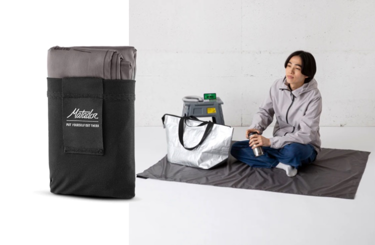 驚異の手のひらサイズ】フェスにピクニックに大活躍のレジャーシート