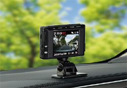 ドライブレコーダー DC-DR652 | COMTEC 株式会社コムテック