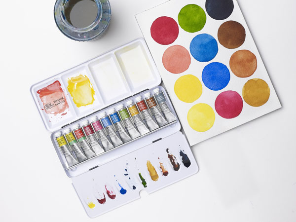 画材の専門店］e-画材.com ウィンザー＆ニュートン水彩絵具セット 12
