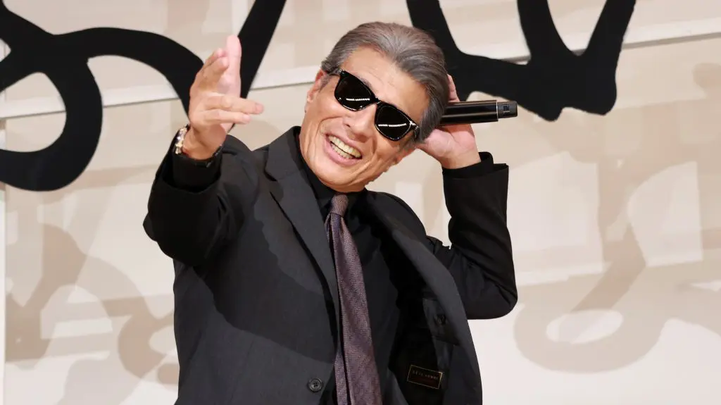 舘ひろし、『あぶ刑事』タカの“銃の持ち方”生披露で観客歓喜「ここじゃ