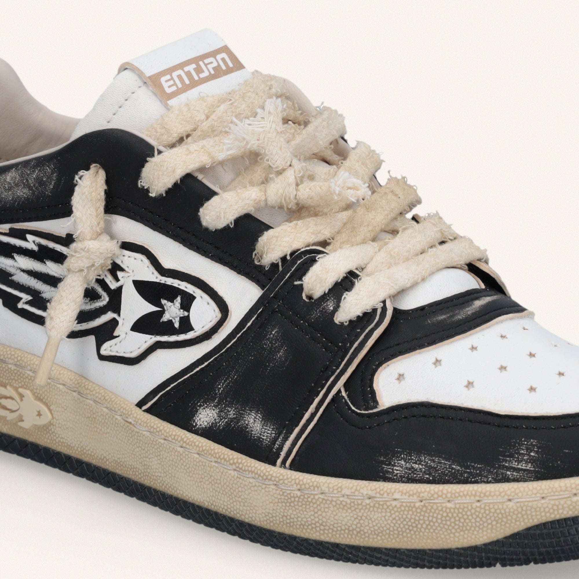 ENTJPN Egg Rocket – Urban leather sneakers with a worn-effect
