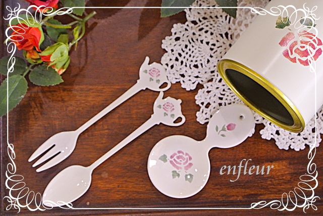 マニー ローズホーロー ティーポット型スプーン【マニーと薔薇の雑貨の