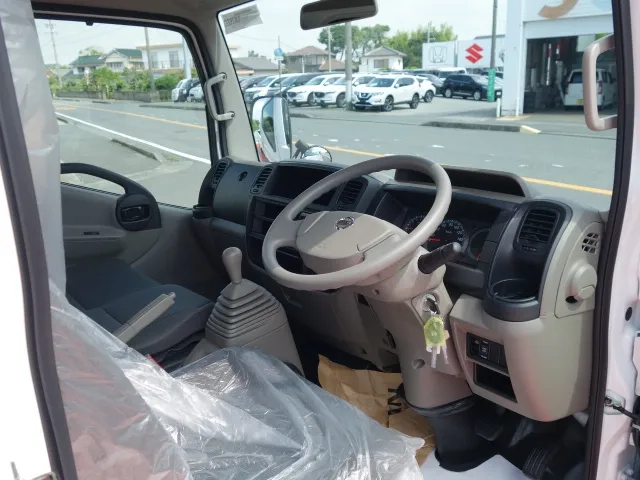 アトラストラック 1.5tフルスーパーローガソリン車 ニッサン 登録済未