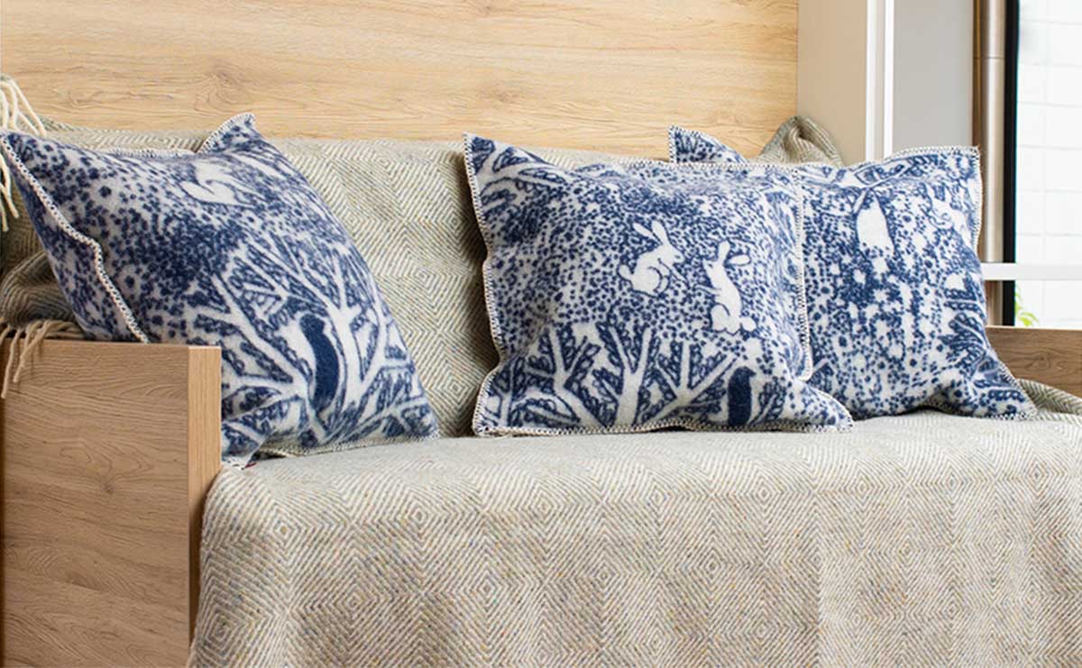 KLIPPAN/クリッパン ウールクッションカバー rabbits play, birds rest