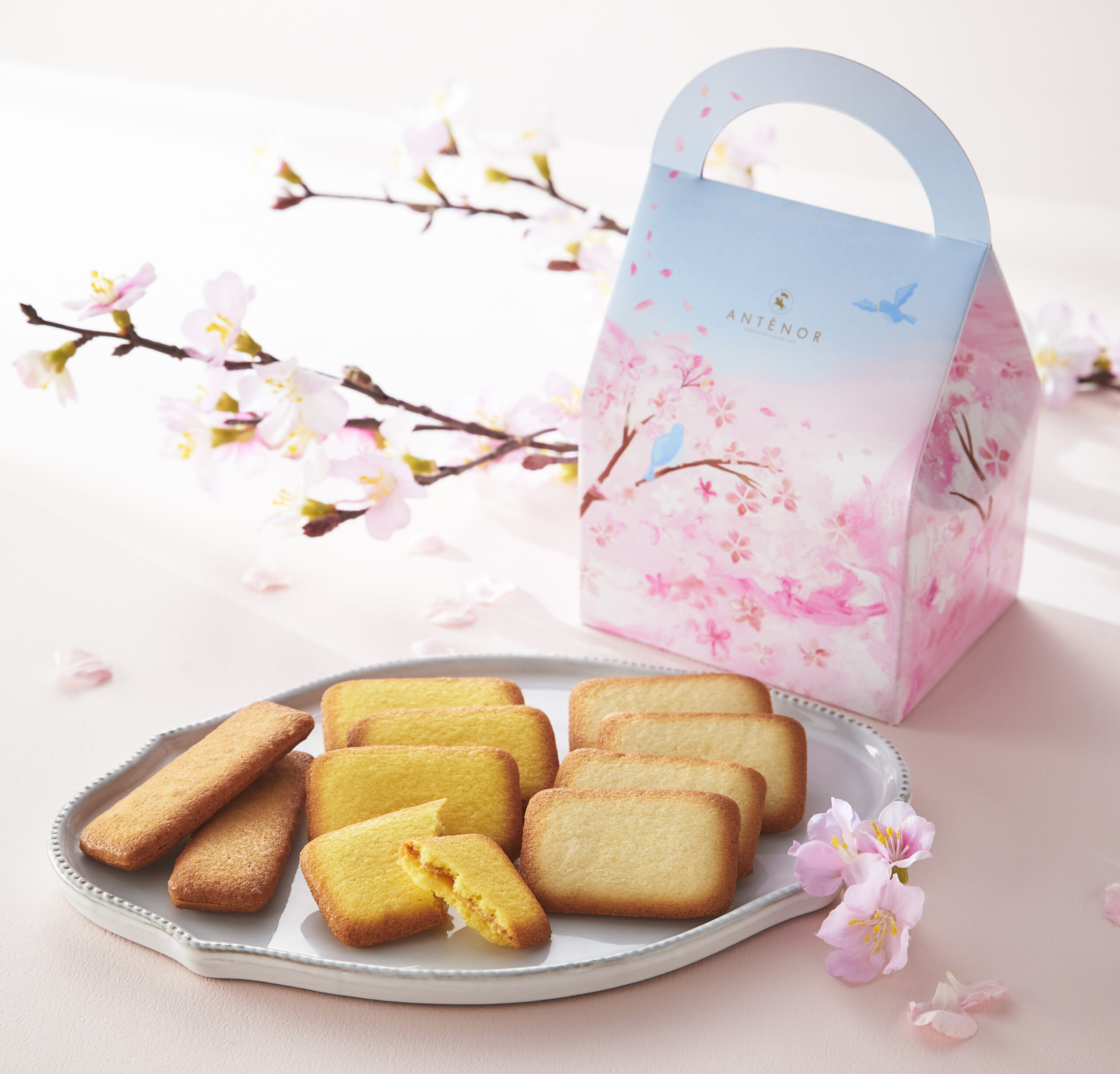 心もはずむ「苺の焼き菓子」で至福のひとときを。【アンテノール】期間