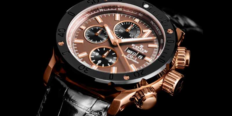 ライフスタイル誌「Safari」とのコラボモデルが登場！12 月25 日(月)に