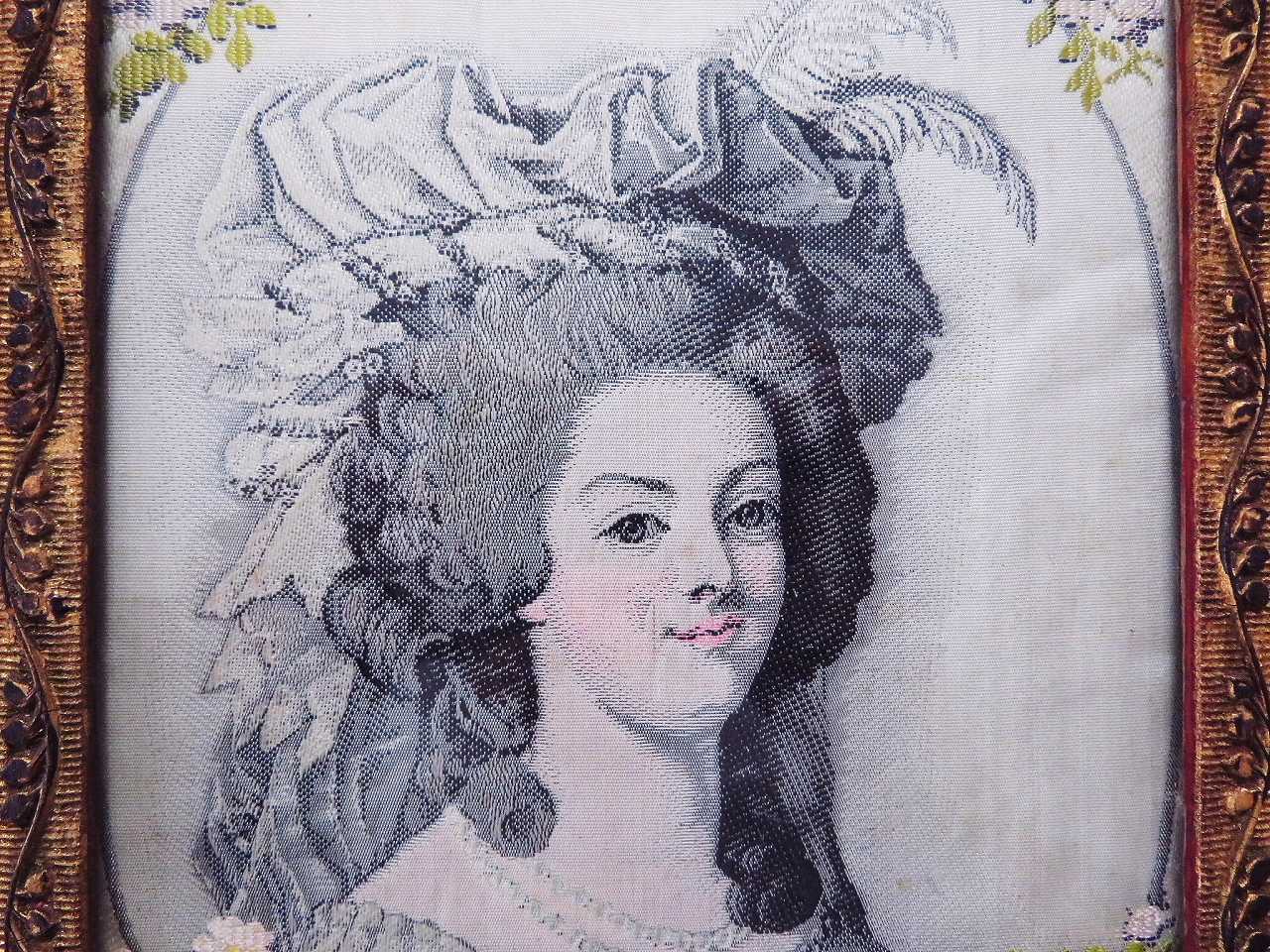 シルク肖像画 フレーム『マリーアントワネット』 - 薔薇と天使の