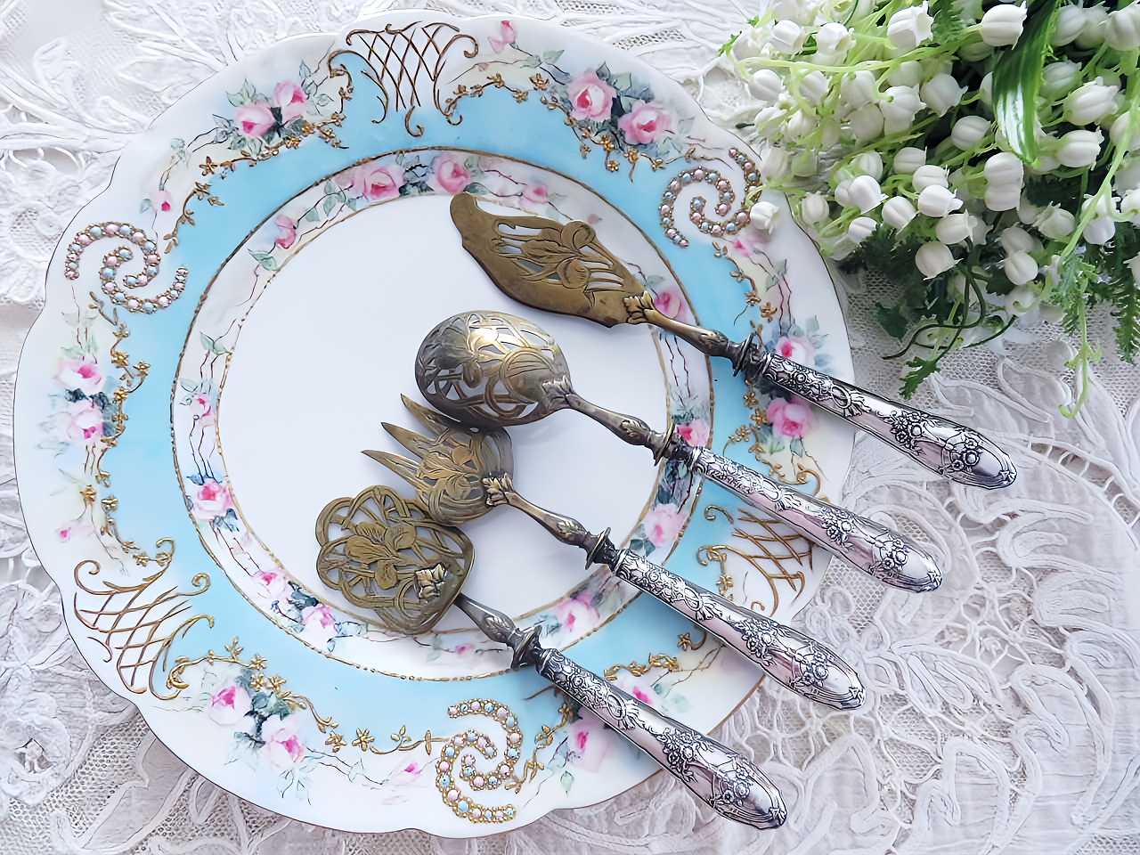 花かご装飾デザートカトラリーセット - 薔薇と天使のアンティーク