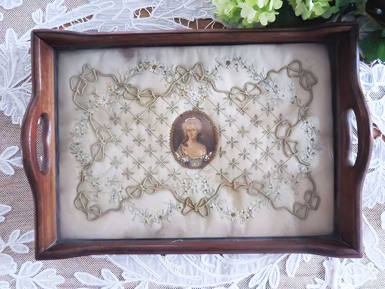 甘美 リボンワーク刺繍 木製ガラストレイ - 薔薇と天使のアンティーク