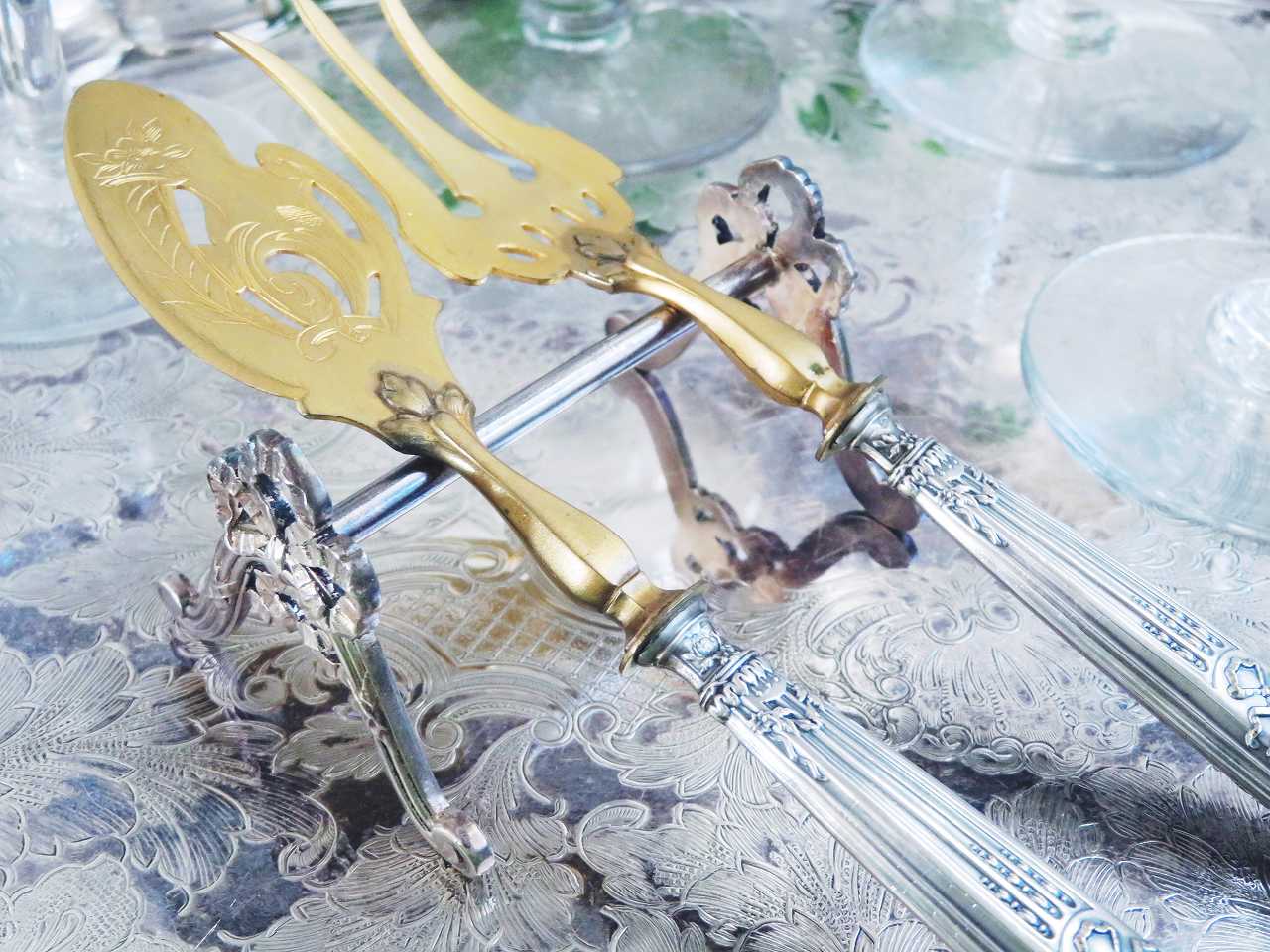 リボンデザイン ナイフレスト(在庫18点/残り7） - 薔薇と天使の