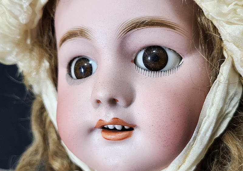 ビスクドール（bisque doll）とはどんな人形？価値あるものの特徴を