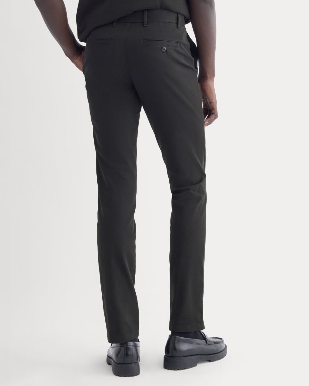 The Performance Chino | Uniform | Black | Slim – Everlane