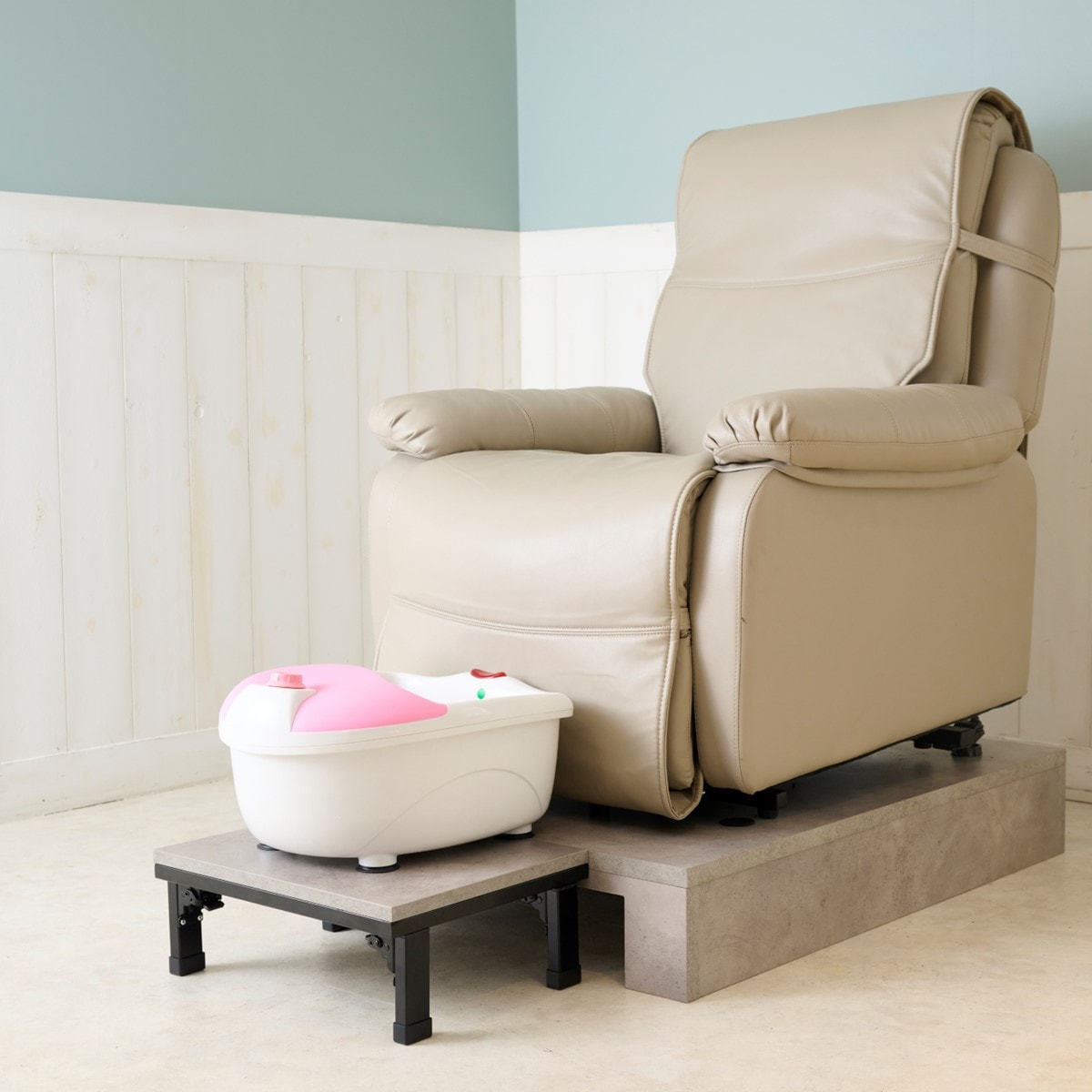 NATURAL Series】リクライニングチェアステージ(木製)ウッドホワイト