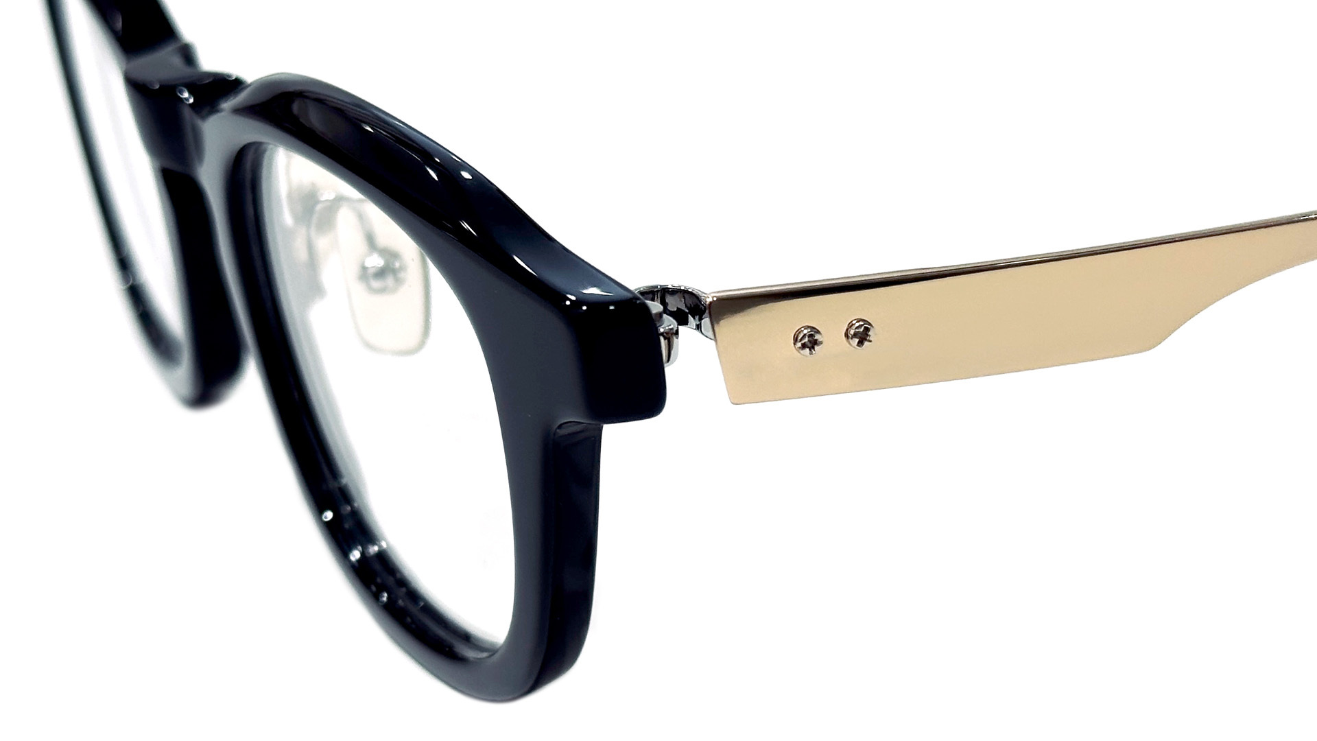 骨太ボリュームと繊細なカッティングの見事な融合。999.9 2025春の新作