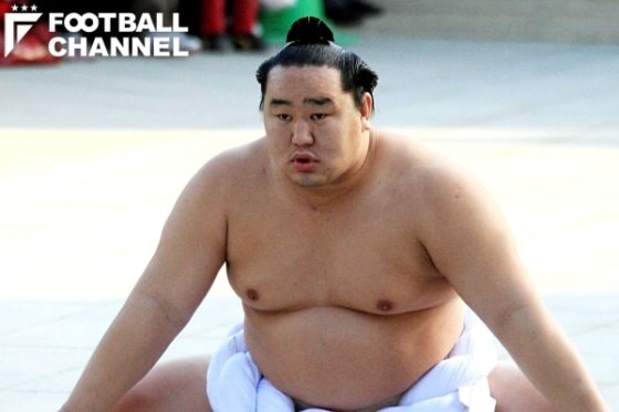 朝青龍もスタジアム観戦で母国を後押し。モンゴル代表監督「横綱が来て