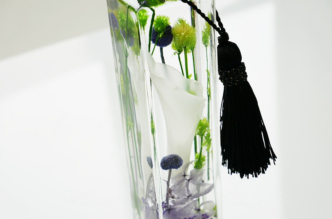 ハーバリウム 追惜｜故人を偲ぶ癒しの弔電ギフト【For-Denpo】