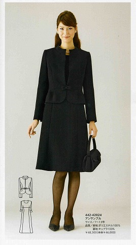 エレガントで美しく。桂由美の素敵なブラックフォーマル。 商品一覧