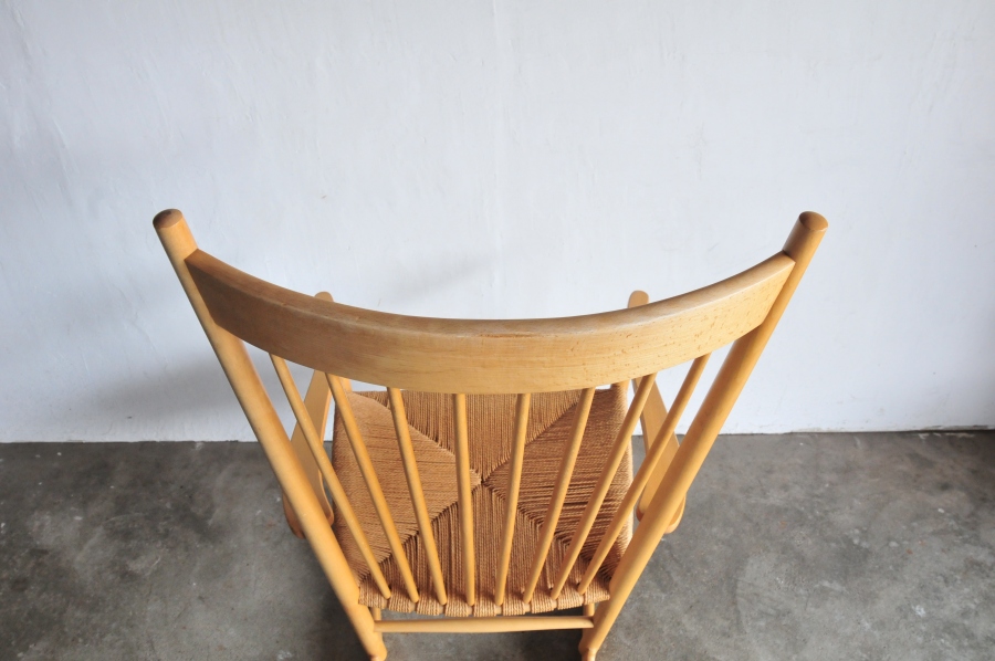 Hans J.Wegner ハンス J ウェグナー J-16 (1944) 時を経ても色あせ