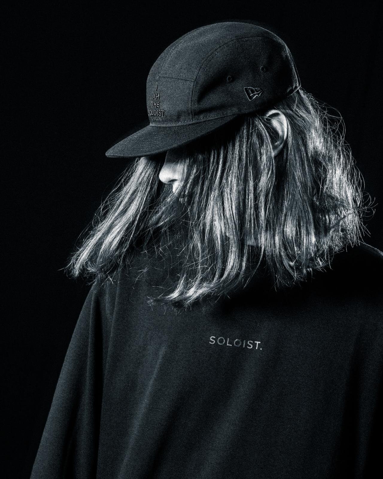 タカヒロミヤシタザソロイスト．×ニューエラ、“オールブラック”ロゴ