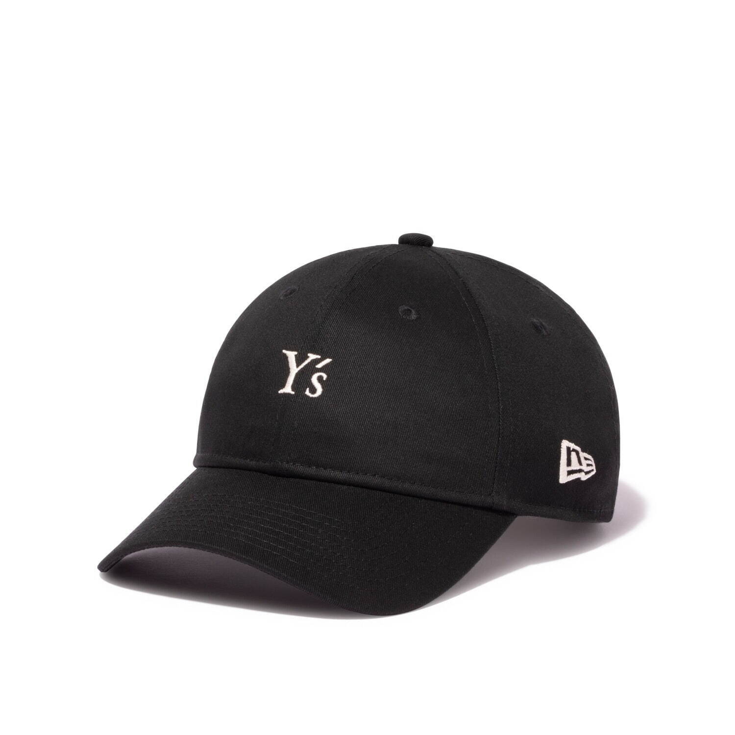 Y's×ニューエラ24年秋冬の新作、長いツバのロゴハットや“ポンポン”耳