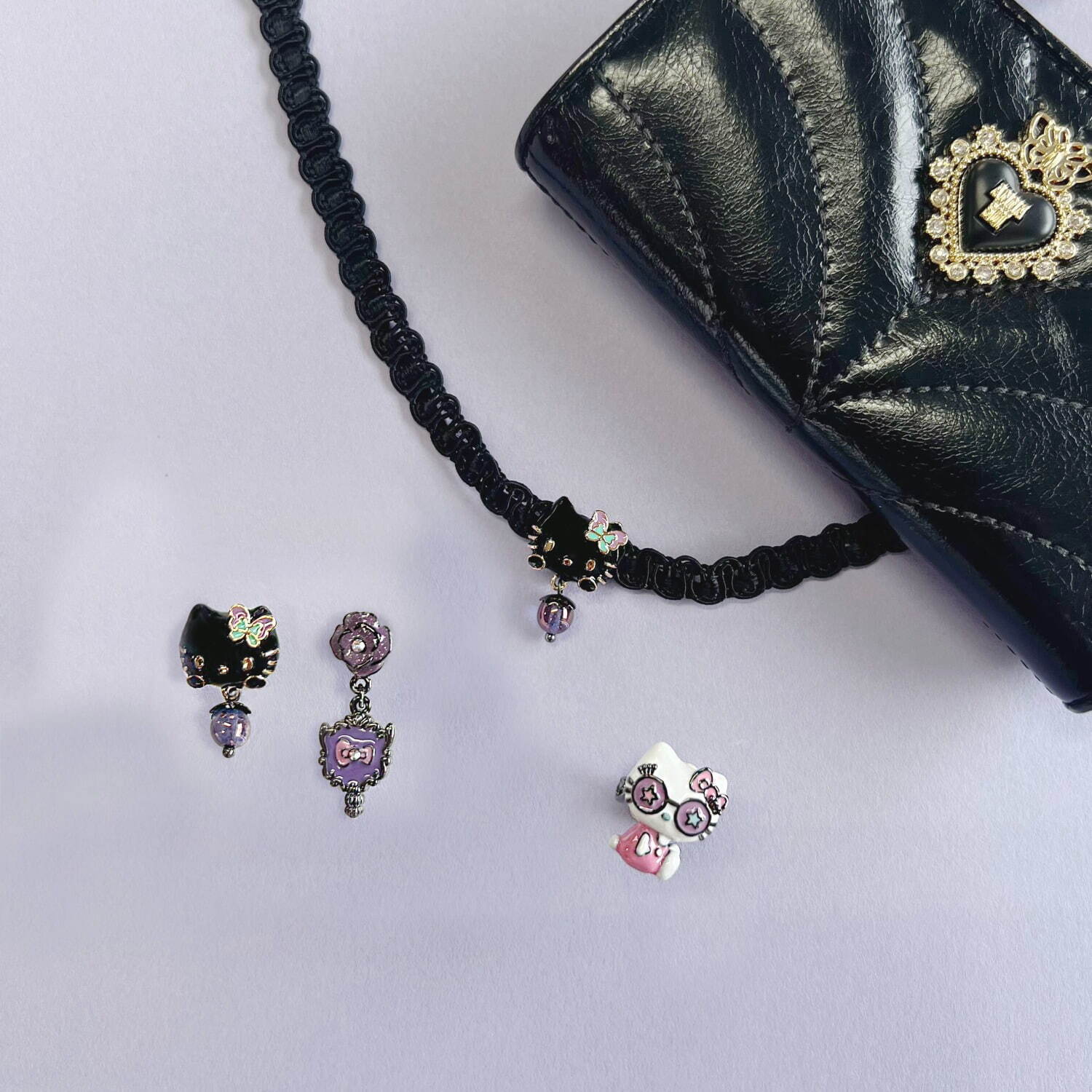 アナ スイ「ハローキティ」コラボアクセサリー、おめかしハローキティ