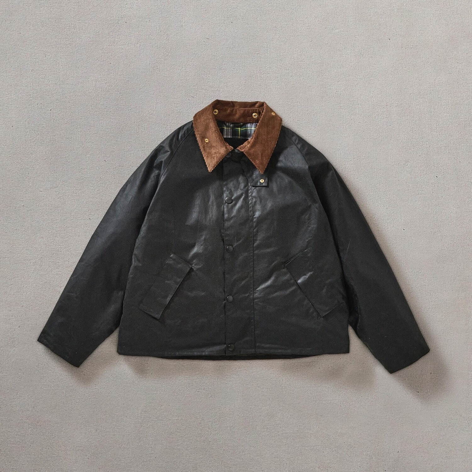 バブアー“金茶色コーデュロイ襟”のワックスジャケット＆キルティング