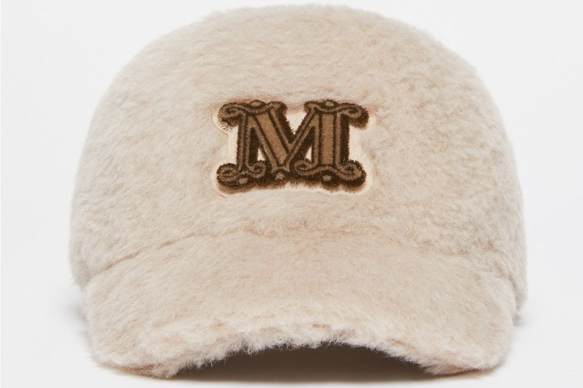 マックスマーラの24年クリスマス、名品「テディベア コート」や“M刺繍