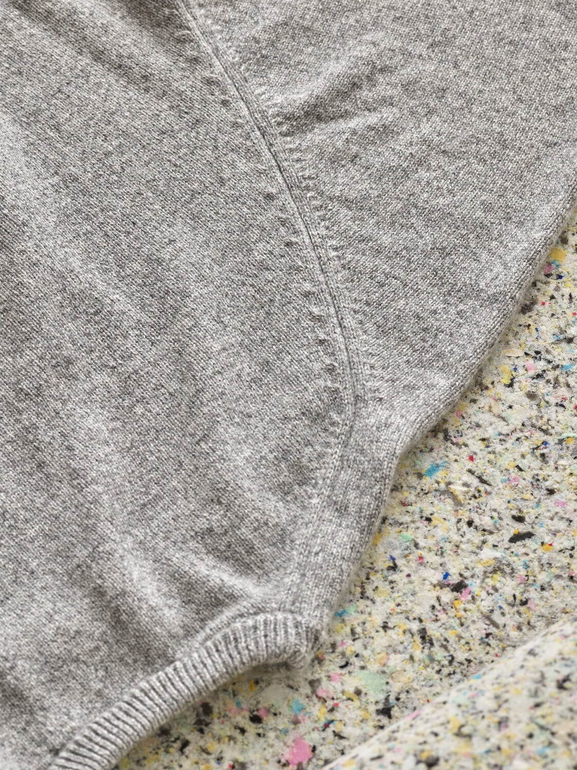 米富繊維「ディスイズアセーター」カシミヤ100％ニット、杢イエローや