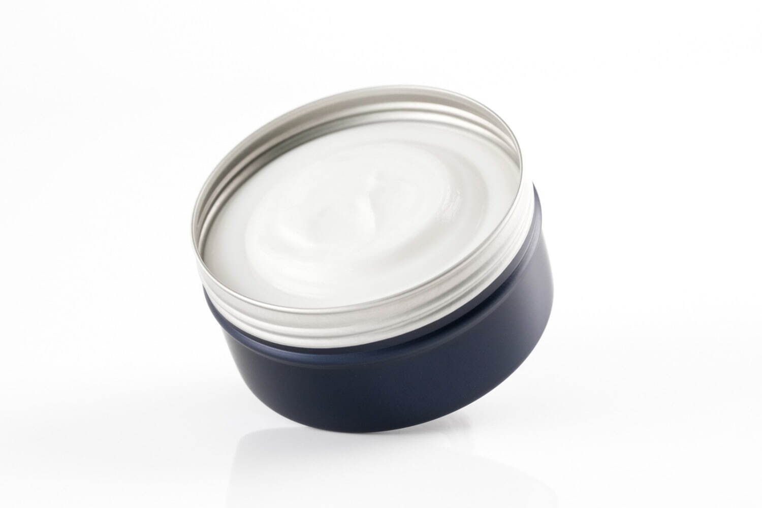 シャネル25年夏メンズ香水「ブルー ドゥ シャネル」“肌・髪・ひげ使用