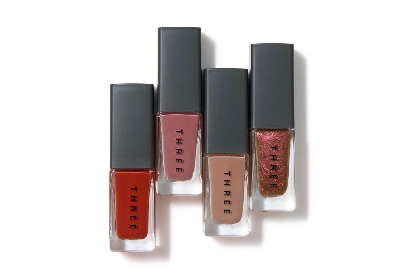 THREE「軽やかな花＆神聖な石」着想25年秋ネイル、“隠しパール”入り