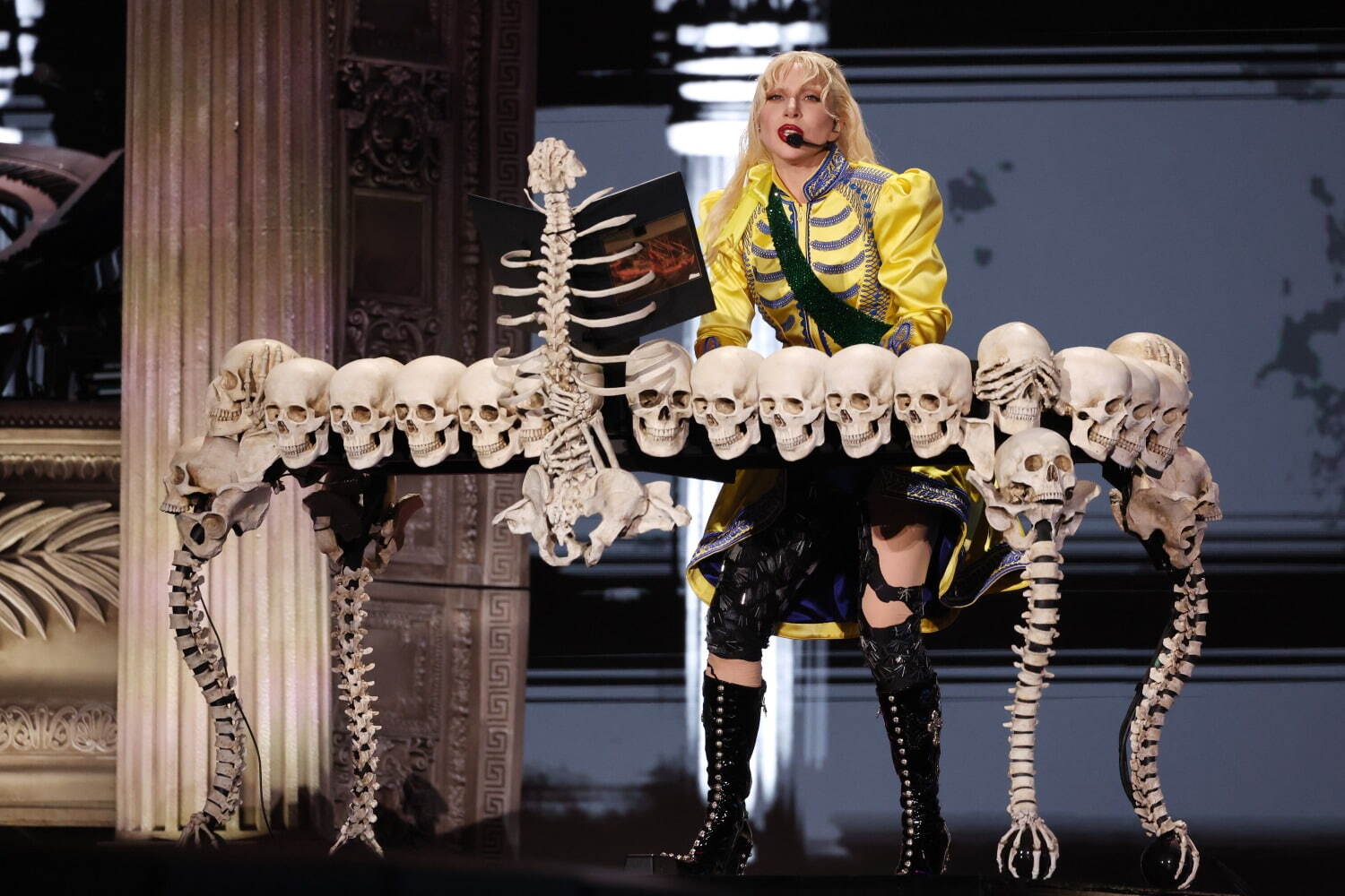 レディー・ガガ4年ぶり来日公演「ザ・メイヘム・ボール・ツアー」東京