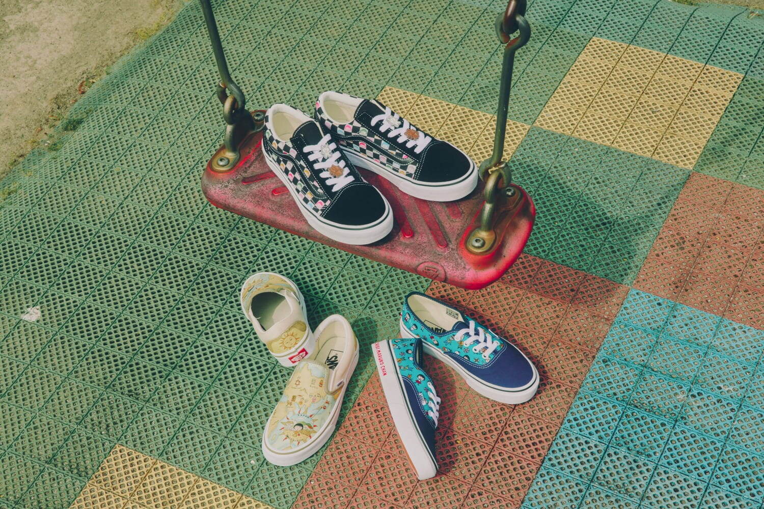 Vans×さくらももこ、まる⼦総柄「オールドスクール」やコジコジ“漫画風