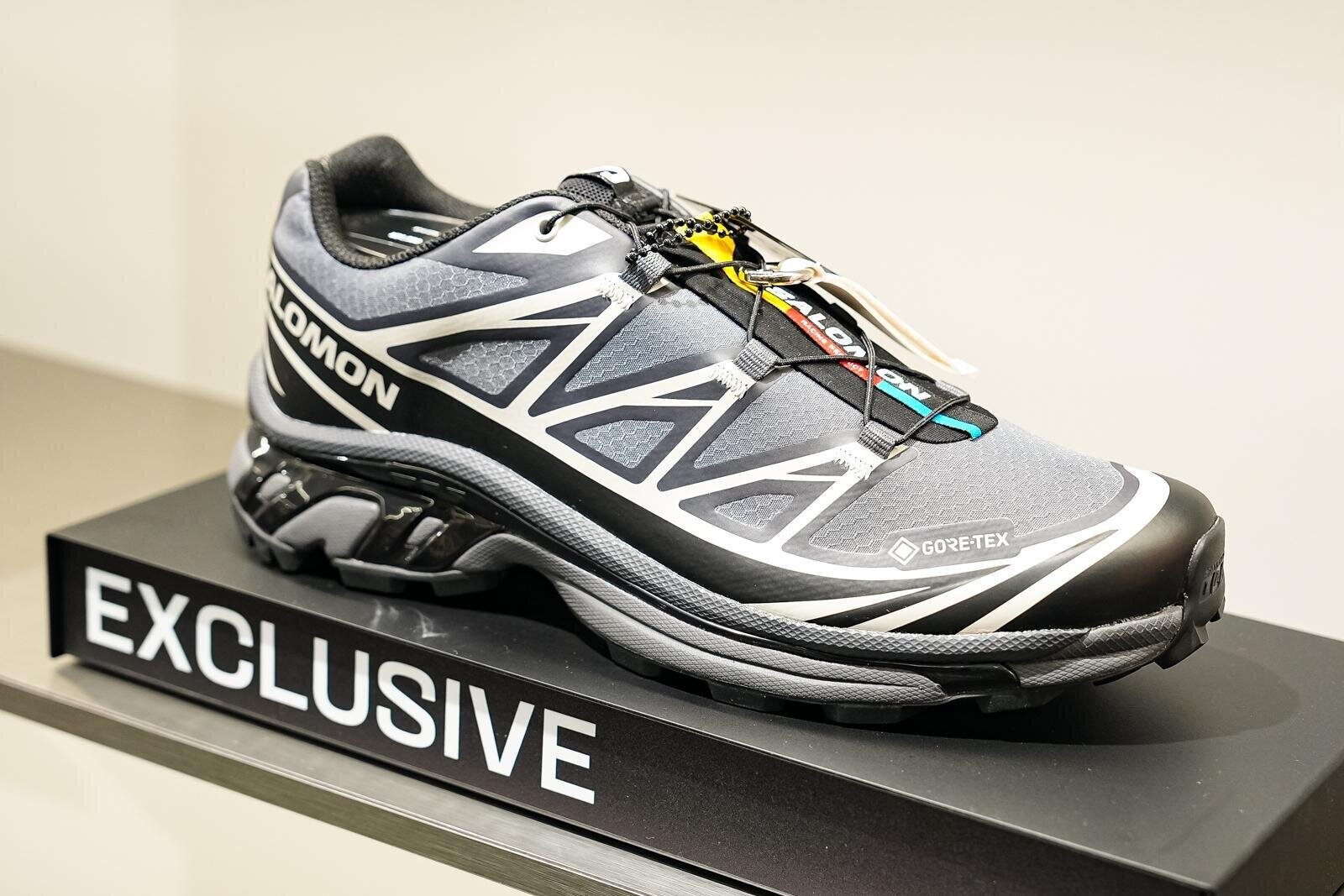 サロモンのニュウマン高輪限定「XT-6 ゴアテックス」グレースニーカー