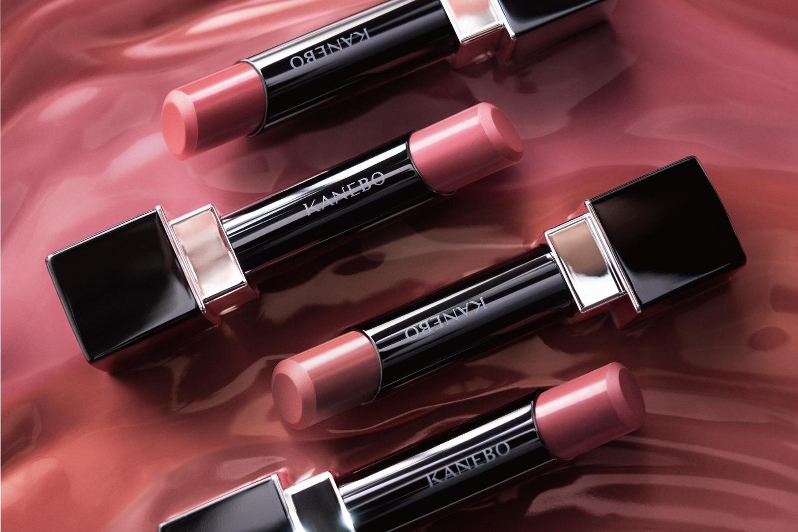 カネボウ2026年春コスメ“美容液リップ”「ルージュスターヴァイブラント